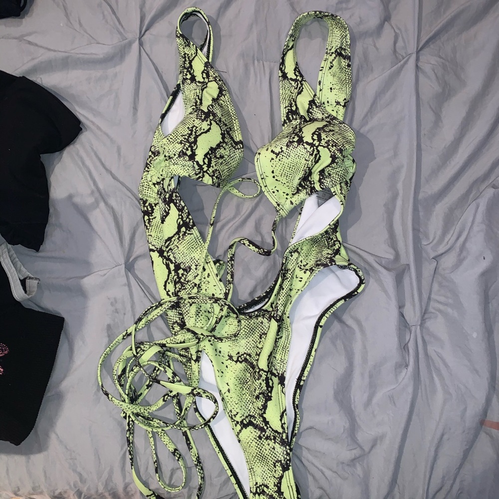 one piece swim